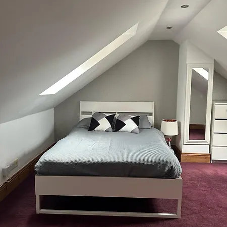 The Crnrhouse 펜션 Strensall